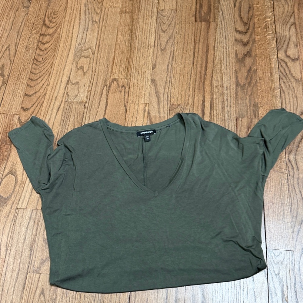 Express V Neck Top - Picture 9 of 9